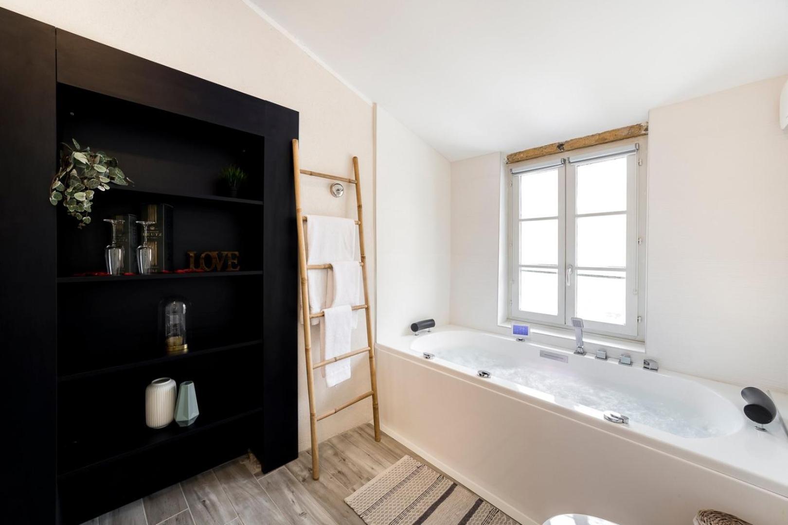 Sky'Room - Jacuzzi & Vue - Vieux Lyon Eksteriør bilde