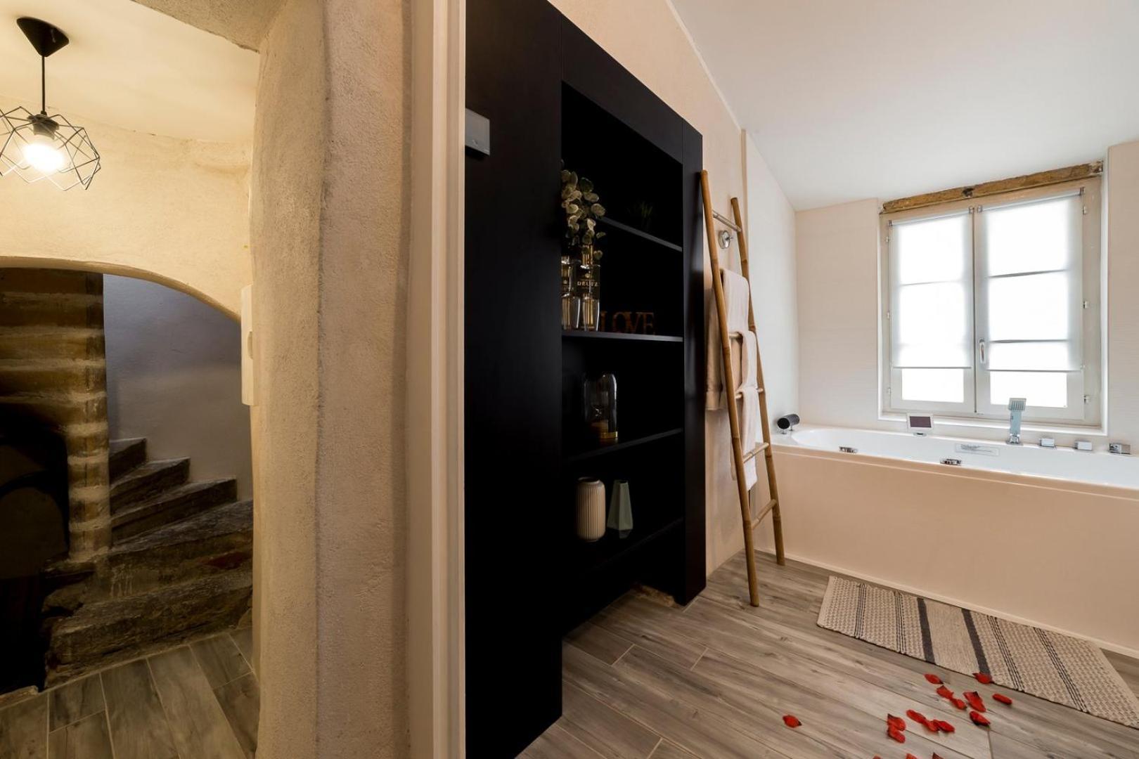 Sky'Room - Jacuzzi & Vue - Vieux Lyon Eksteriør bilde
